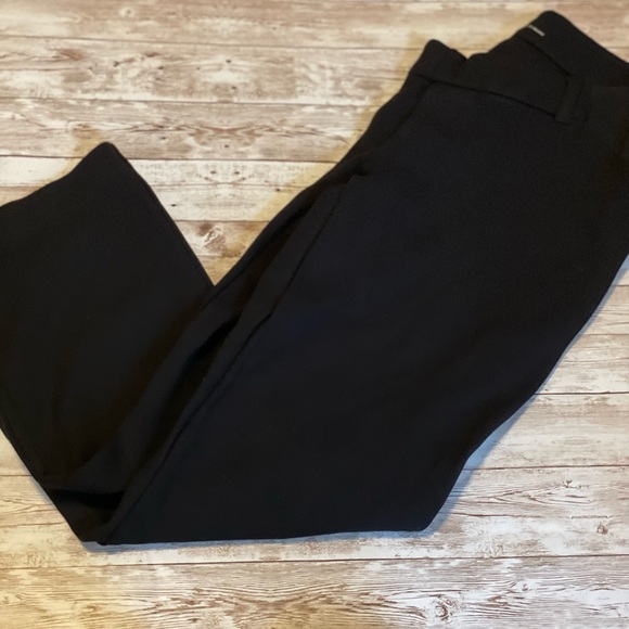 Old Navy Pants - Old Navy Pixie Maternity Pants